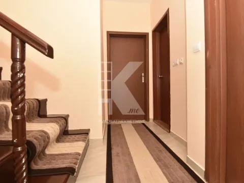 Rent, house, 200m², Stari Aerodrom, Podgorica - image 15