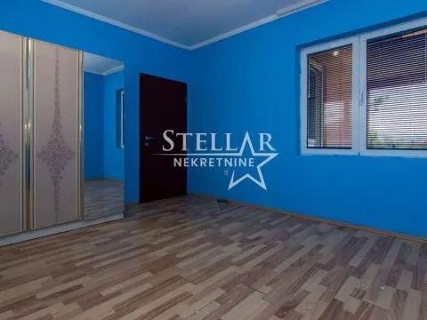 Izdavanje, trosoban stan, 155m², Konik, Podgorica - image 8