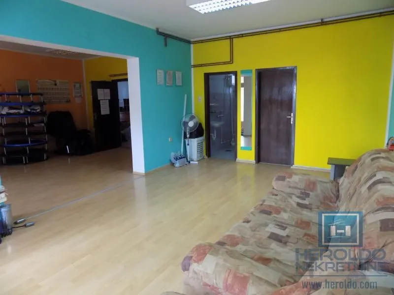 Sale, office space, 300m², Moravski park, Ćuprija