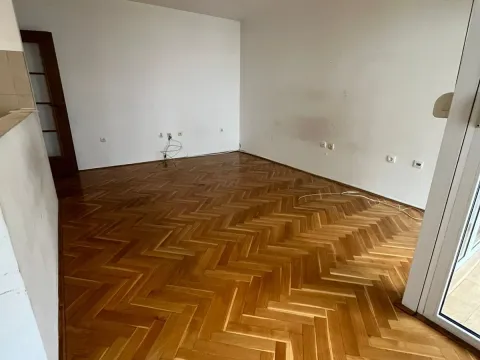 Rent, two bedroom apartment, 75m², Blok 9, Podgorica - image 2