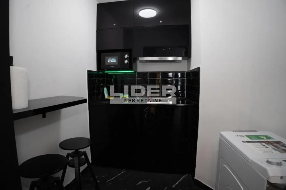 Rent, two bedroom apartment, 155m², Đeram Pijaca, Beograd