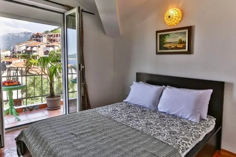 Prodaja, trosoban stan, 105m², Sveti Stefan, Budva