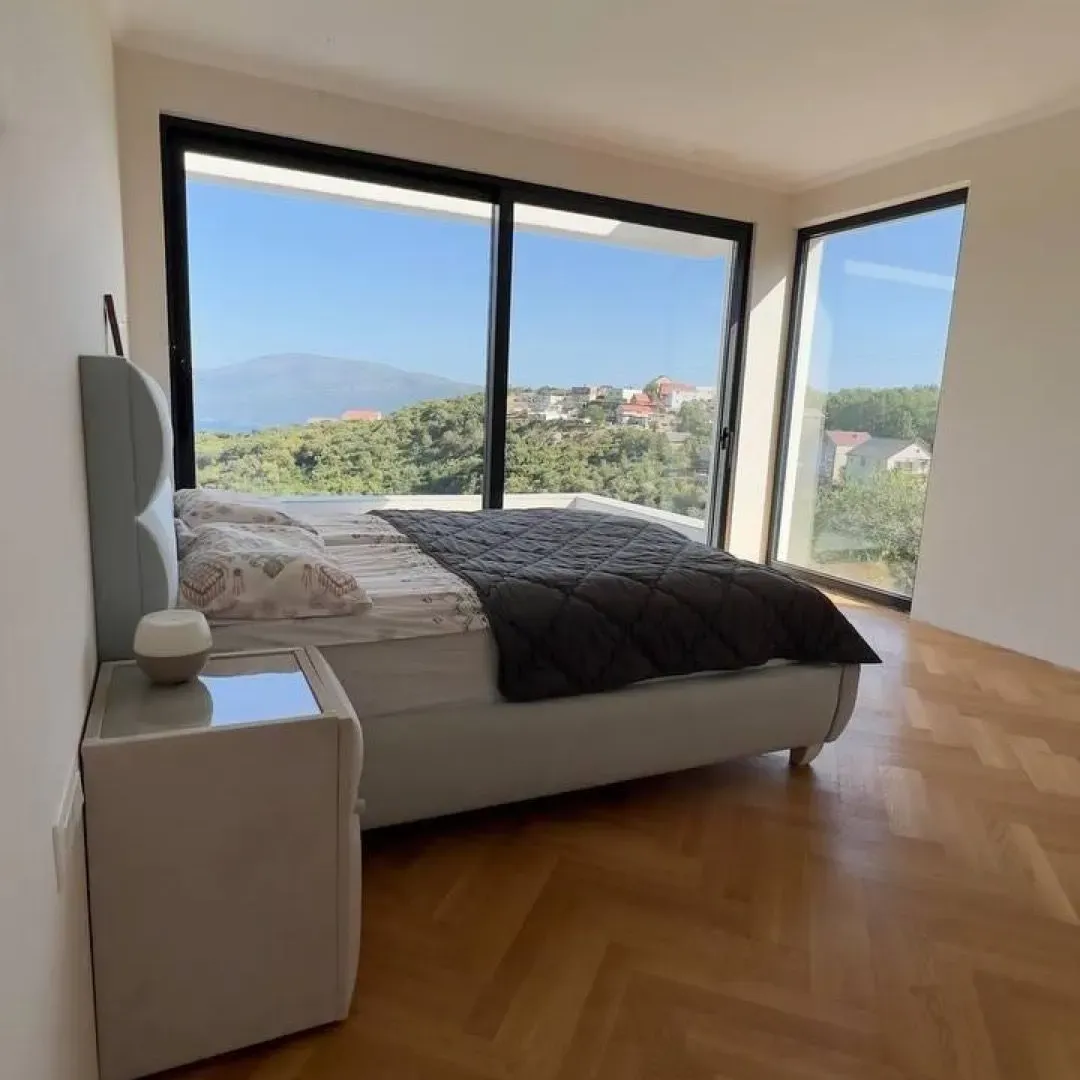 Prodaja, četvorosoban stan, 165m², Herceg Novi, Crna Gora