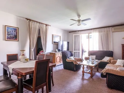 Sale, two bedroom apartment, 65m², Škaljari, Kotor - image 12