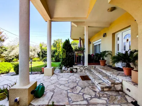 Izdavanje, kuća, 250m², Donja Gorica, Podgorica - image 21