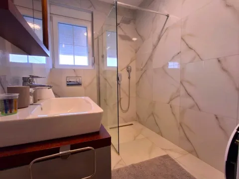 Prodaja, stan, 40m², Dalmatinska ulica, Podgorica - image 9