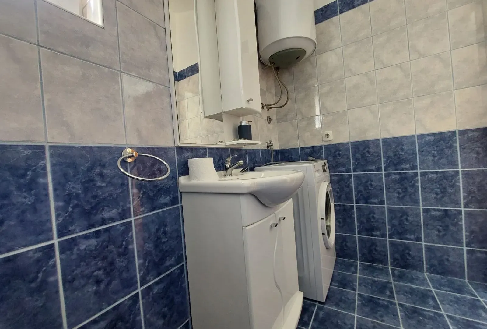 Rent, one bedroom apartment, 70m², Škaljari, Kotor