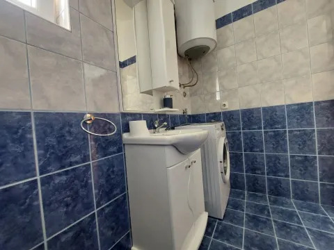 Rent, one bedroom apartment, 70m², Škaljari, Kotor - image 12