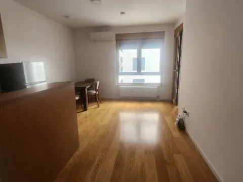 Stan in Zvezdara Sve Podlokacije