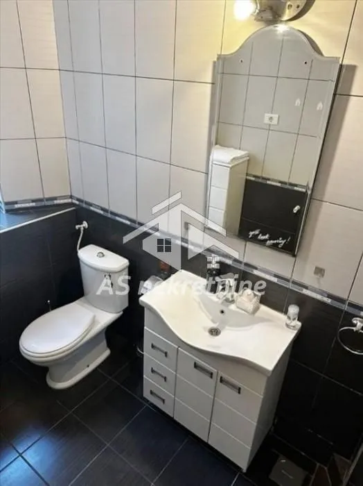 Izdavanje, stan, 40m², Kosančićev Venac, Beograd