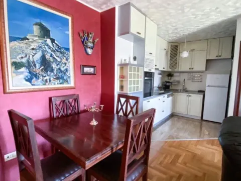 Izdavanje, dvosoban stan, 54m², City Kvart, Podgorica - image 9