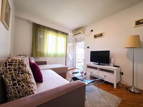 Rent, one bedroom apartment, 38m², 1 maj, Podgorica - image 2