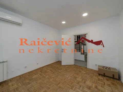 Izdavanje, poslovni prostor, 195m², Savski Venac, Beograd - image 15