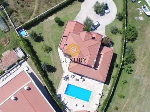 Izdavanje, kuća, 330m², Zeta, Podgorica - image 16