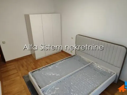 Izdavanje, četvorosoban stan, 120m², Kalenić Pijaca, Vračar Sve Podlokacije - image 12