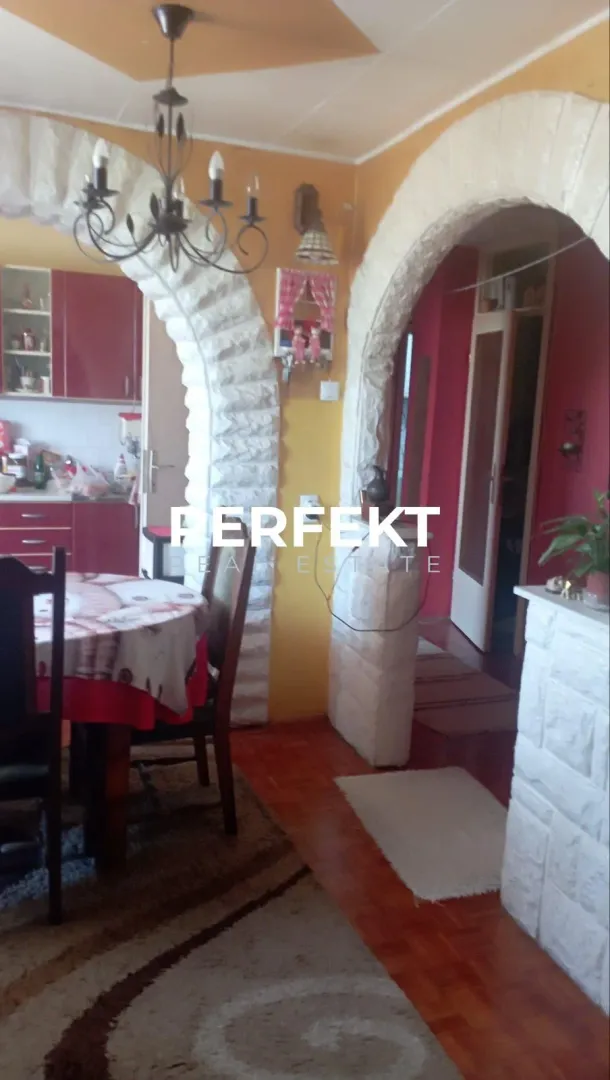 Prodaja, dvosoban stan, 63m², Strelište, Pančevo