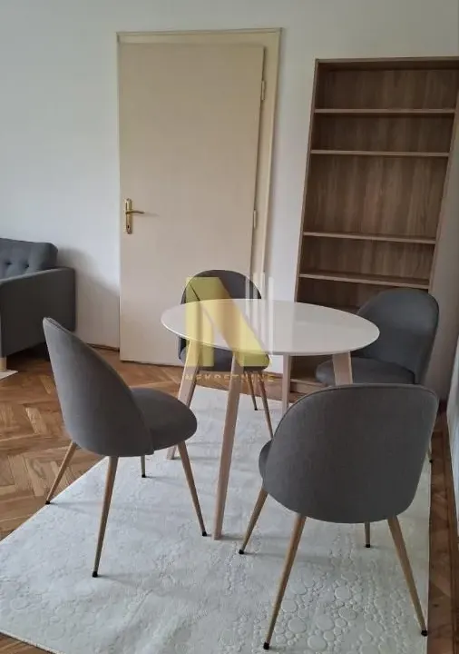 Izdavanje, trosoban stan, 88m², Centar, Novi Sad