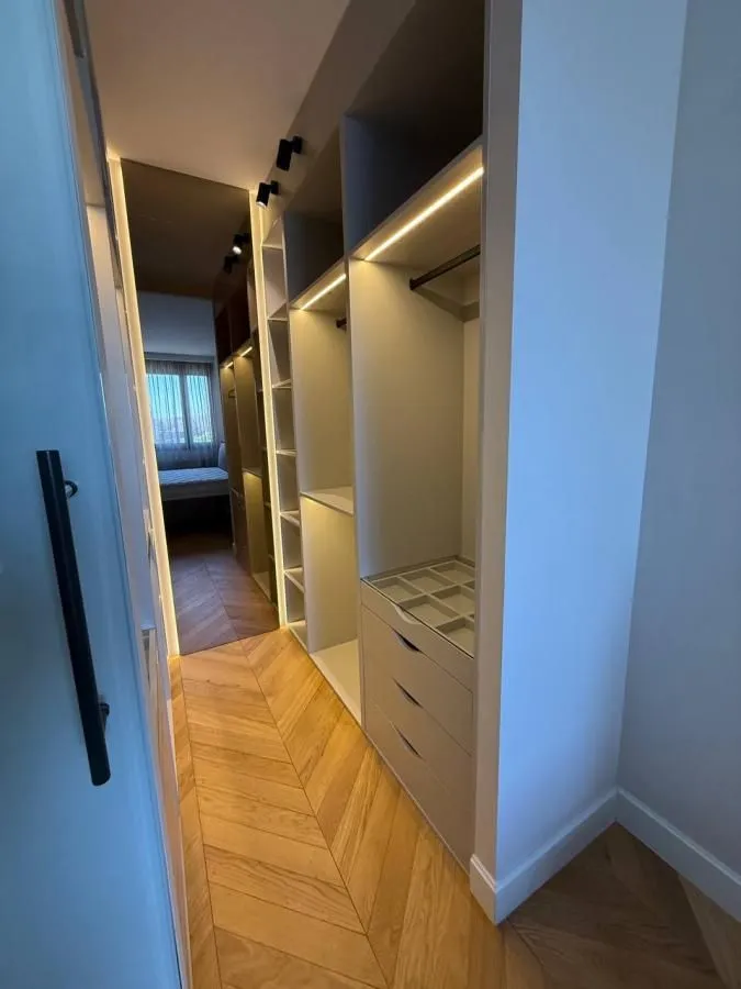 Prodaja, stan, 126m², Adamovićevo Naselje, Novi Sad Sve Podlokacije