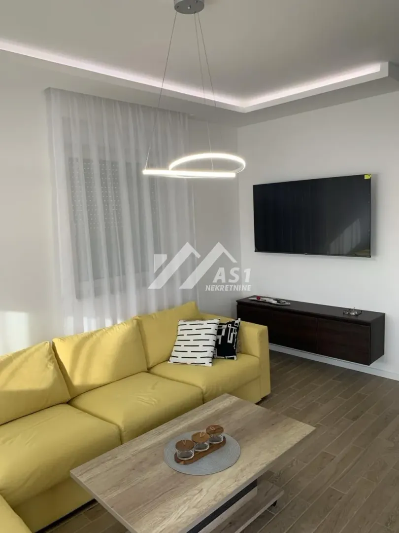 Izdavanje, trosoban stan, 77m², Veternička rampa, Novi Sad Sve Podlokacije