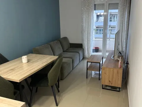 Rent, one bedroom apartment, 41m², Budva, Crna Gora - image 1