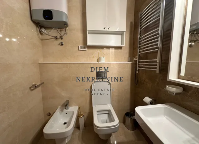 Rent, four bedroom apartment, 130m², Centar, Podgorica
