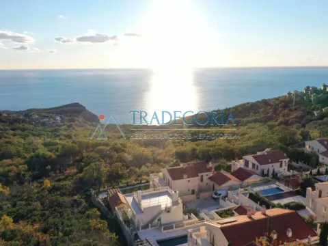 Prodaja, trosoban stan, 200m², Reževići, Budva - image 2