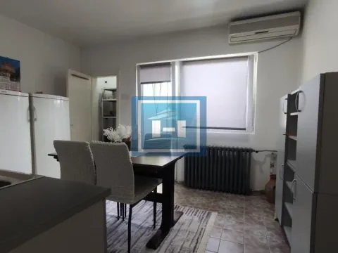 Izdavanje, dvosoban stan, 55m², Centar, Jagodina - image 12