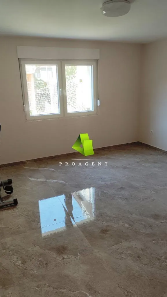 Izdavanje, kuća, 300m², Kruševac, Srbija