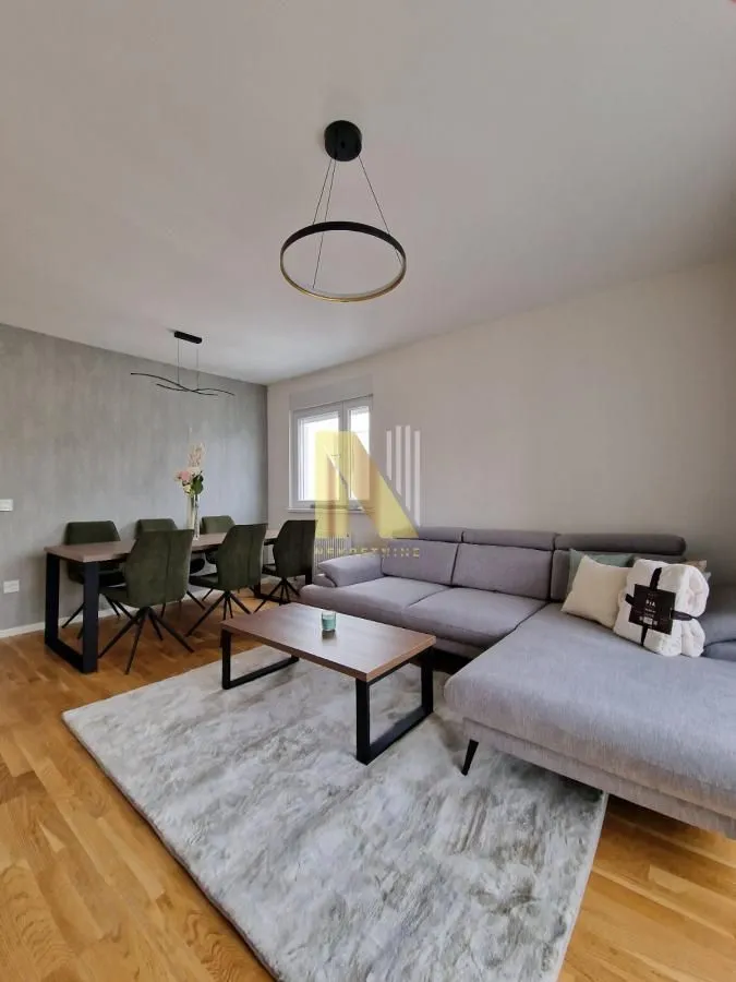 Izdavanje, četvorosoban stan, 78m², Novo naselje, Novi Sad