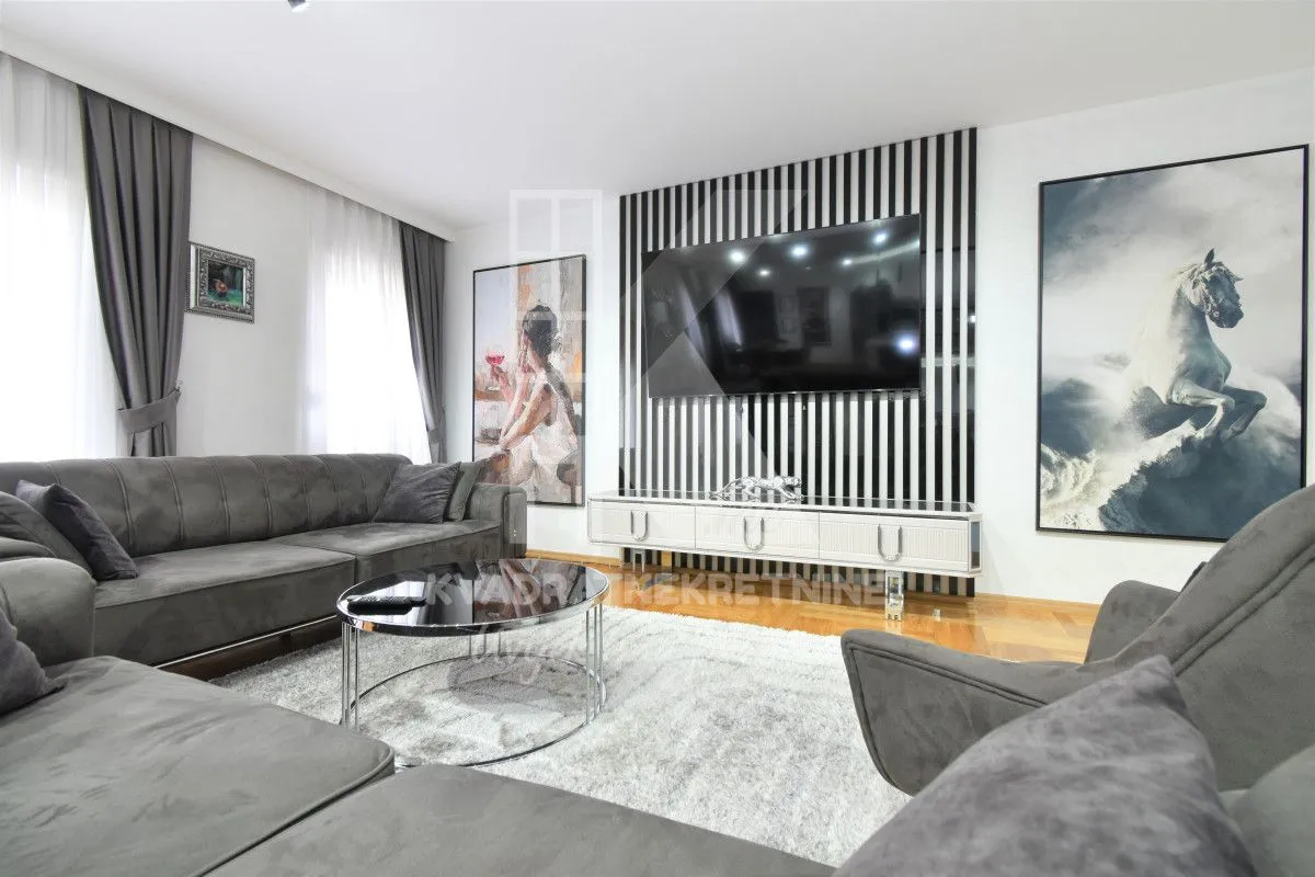 Prodaja, stan, 142m², Dalmatinska ulica, Podgorica