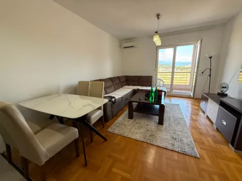 Rent, one bedroom apartment, 49m², Stari Aerodrom, Podgorica - image 1