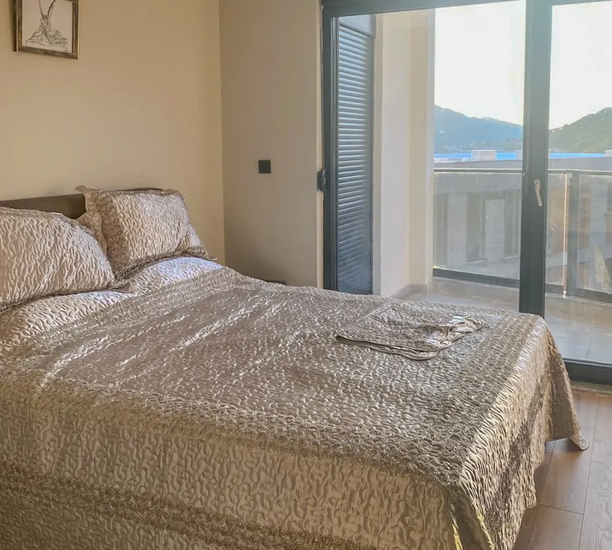 Izdavanje, stan, 120m², Topla, Herceg Novi
