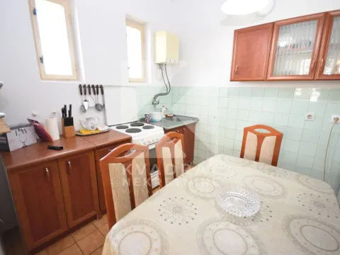 Izdavanje, dvosoban stan, 55m², Tološi, Podgorica - image 4