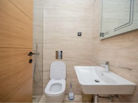 Izdavanje, dvosoban stan, 86m², Kod Capital Plaze, Podgorica - image 8