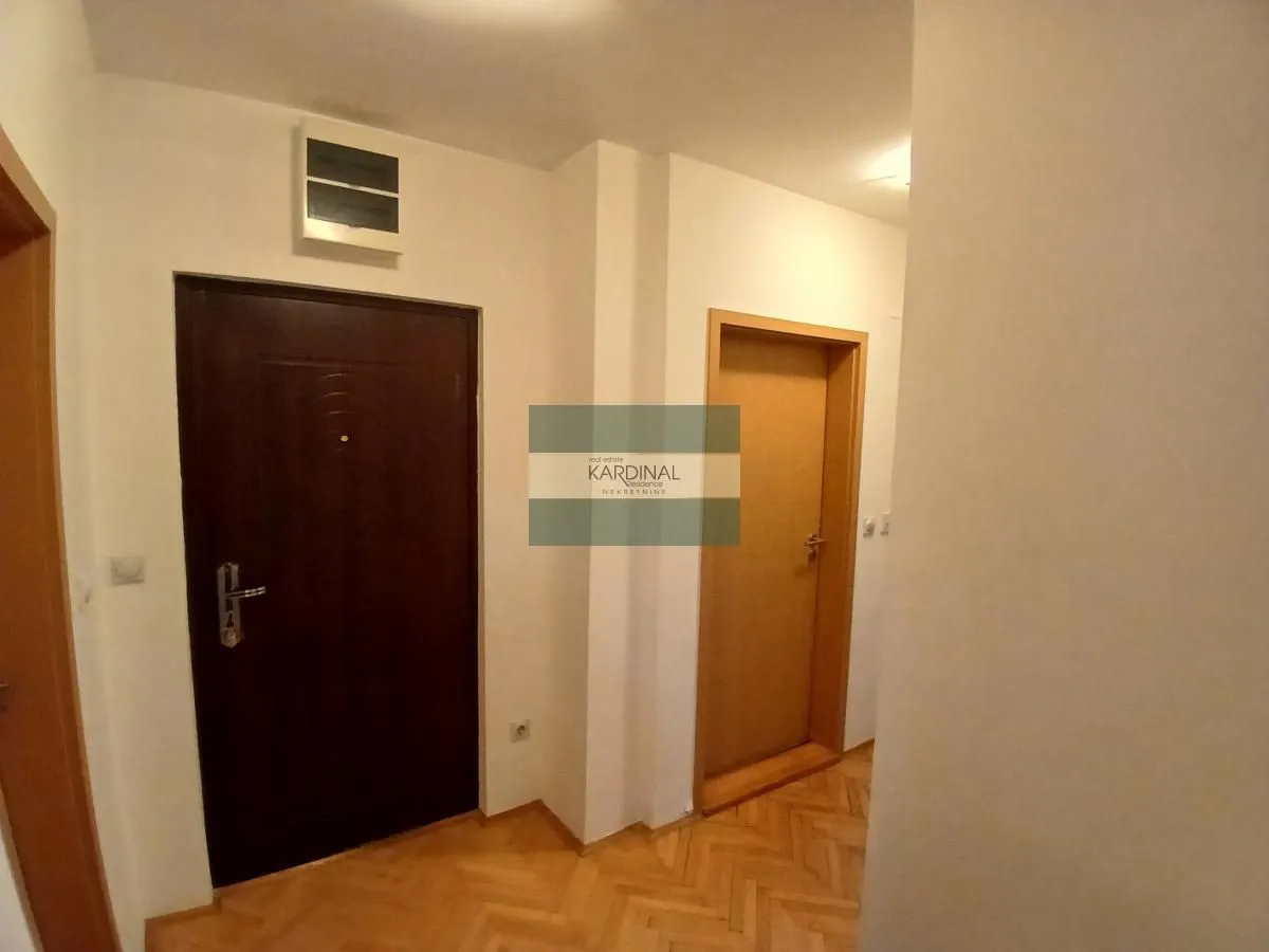 Prodaja, trosoban stan, 71m², Centar, Jagodina
