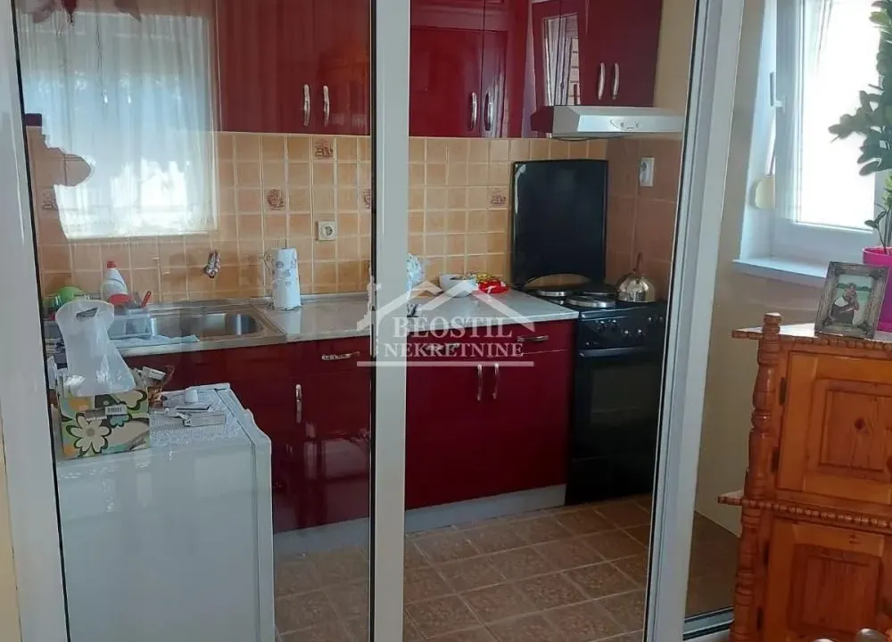 Prodaja, kuća, 305m², Boljevci, Surčin