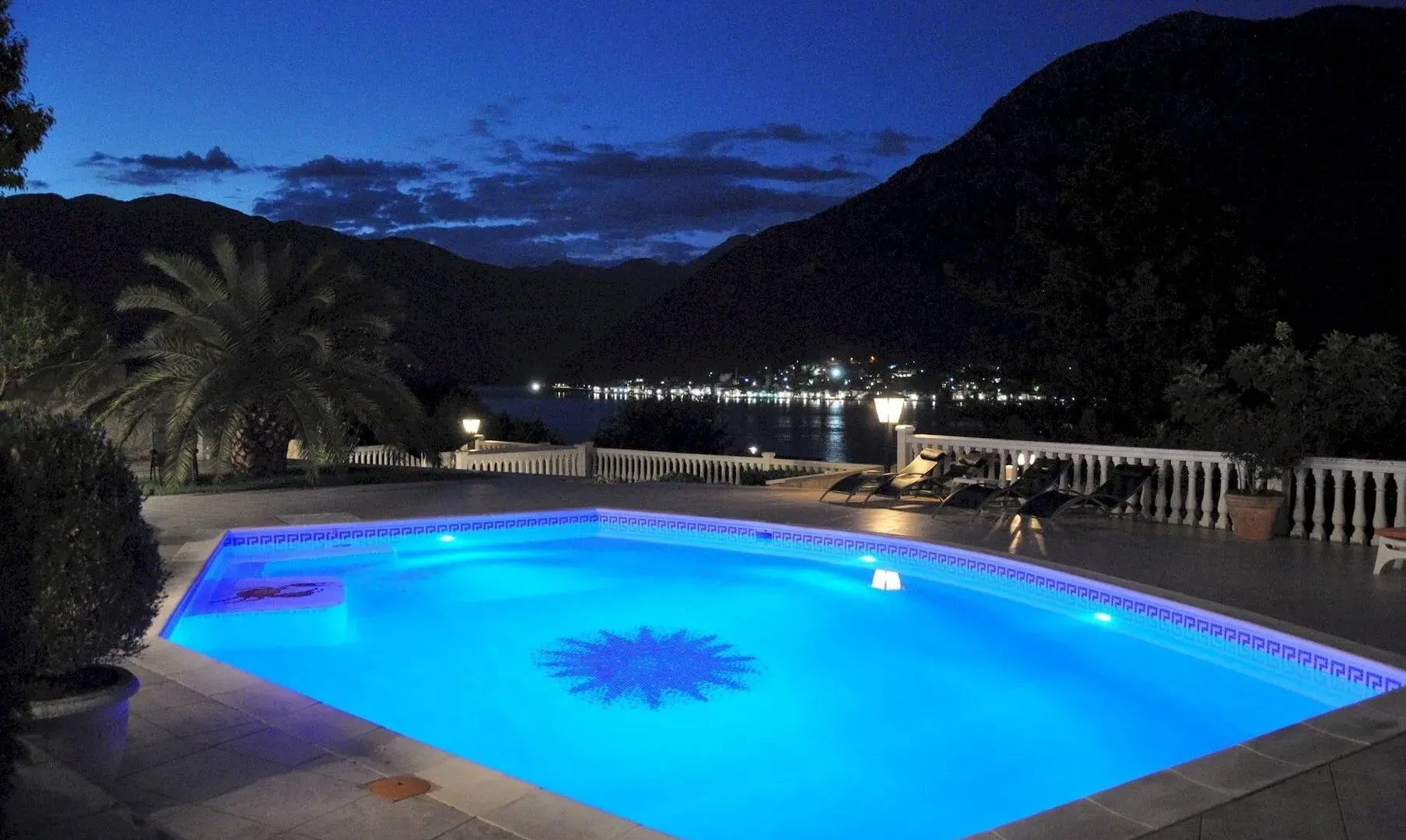 Sale, house, 278m², Stoliv, Kotor