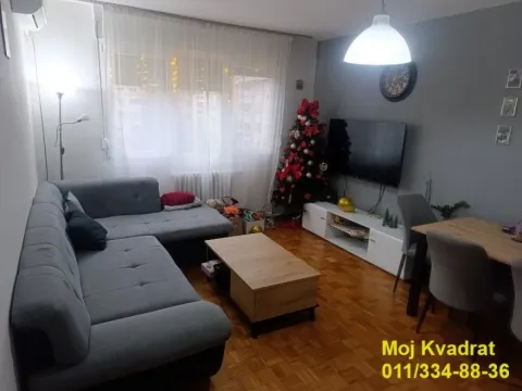 Stan in Zemun Meandri