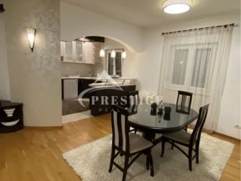 Izdavanje, trosoban stan, 120m², City Kvart, Podgorica - image 2