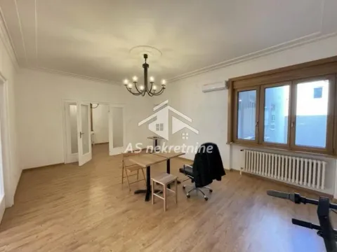 Izdavanje, četvorosoban stan, 160m², Stari Grad, Beograd - image 12