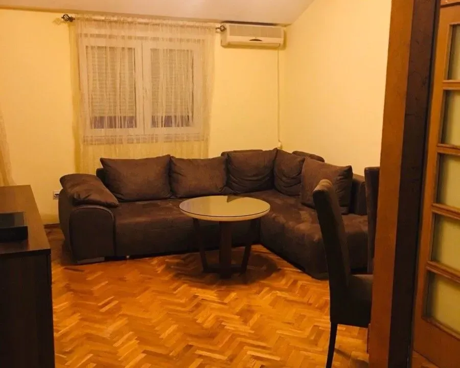 Izdavanje, jednosoban stan, 48m², Stari Aerodrom, Podgorica