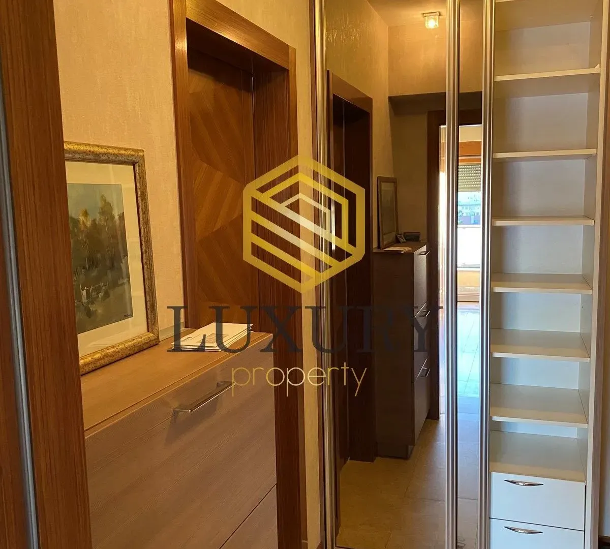 Izdavanje, jednosoban stan, 53m², Centar, Podgorica