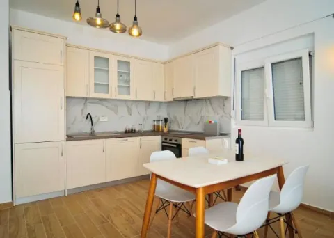 Rent, two bedroom apartment, 95m², Mrčevac, Tivat - image 5