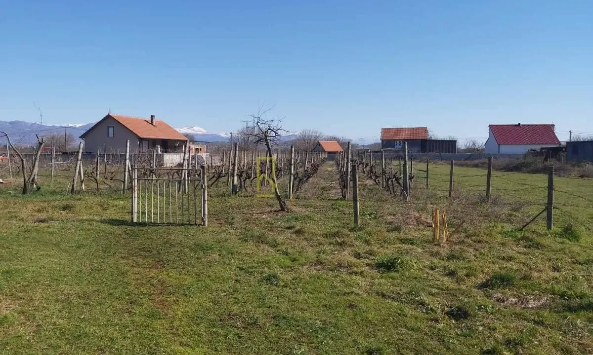 Prodaja, plac, 15m², Beri, Podgorica