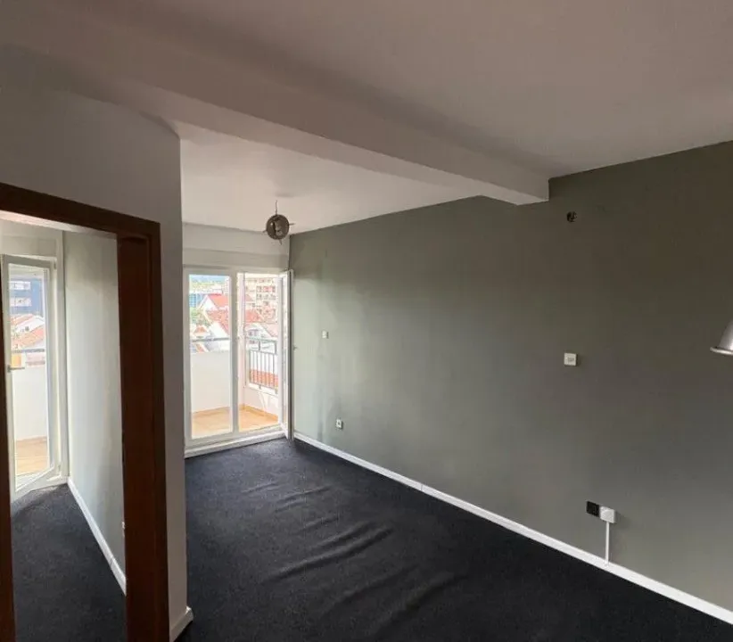 Izdavanje, jednosoban stan, 39m², Stari Aerodrom, Podgorica