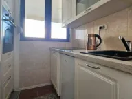 Izdavanje, trosoban stan, 100m2, Gospoština, Budva