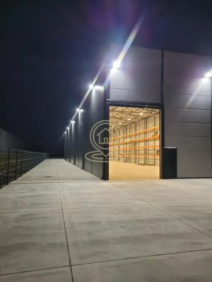 Rent, office space, 600m², Batajnica, Beograd
