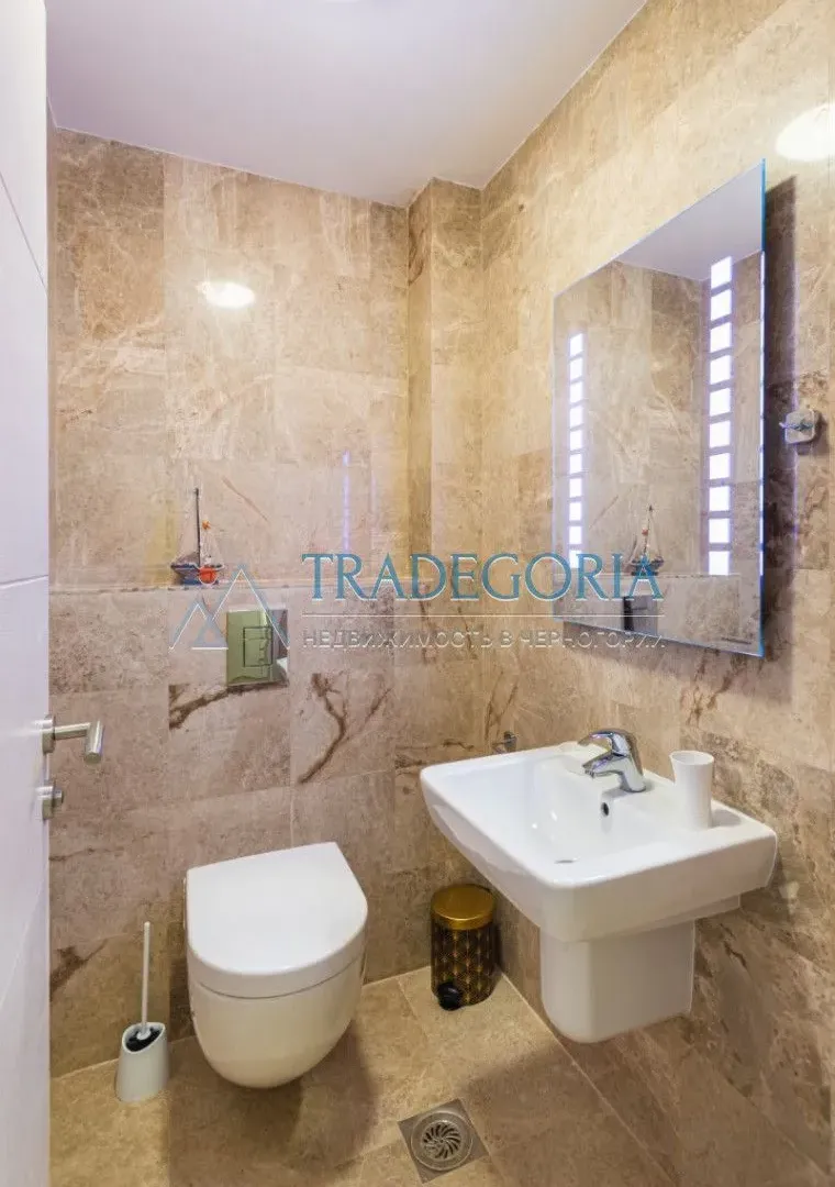 Prodaja, jednosoban stan, 74m², Pržno, Budva