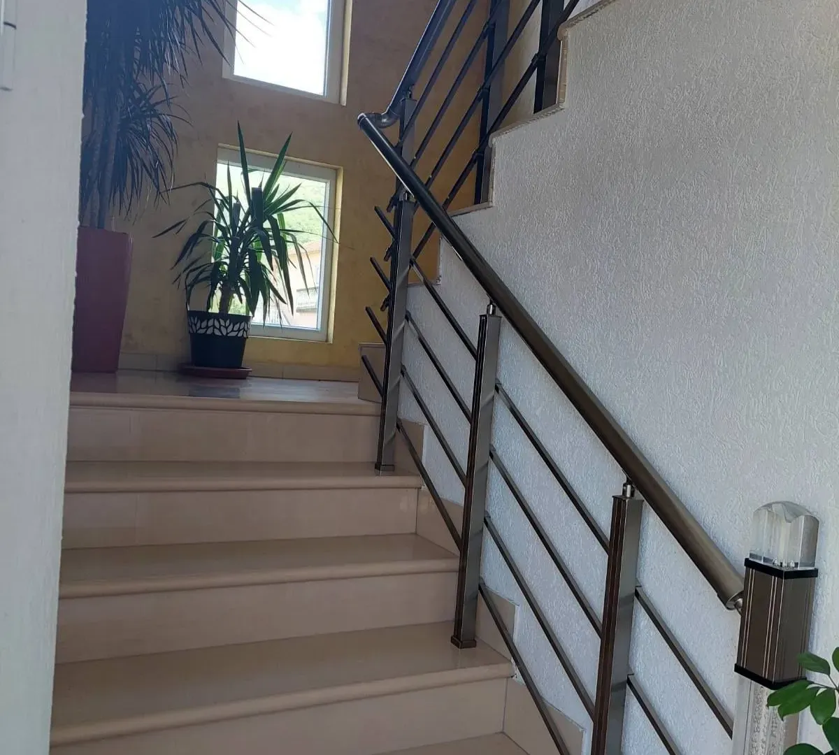 Izdavanje, dvosoban stan, 74m², Bar, Crna Gora