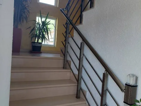 Izdavanje, dvosoban stan, 74m², Bar, Crna Gora - image 4